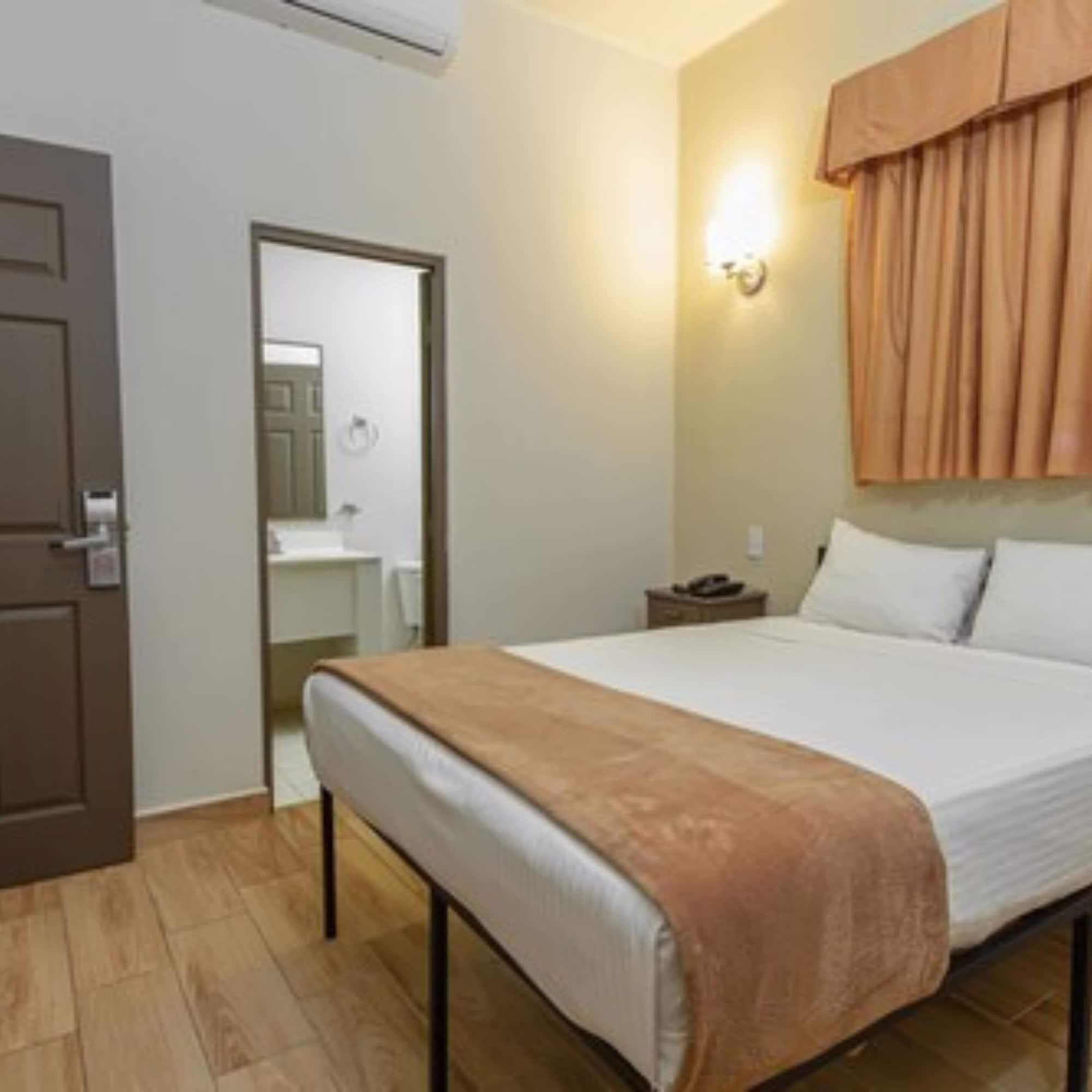 Hotel Plaza Del Arco Express Monterrey Dış mekan fotoğraf