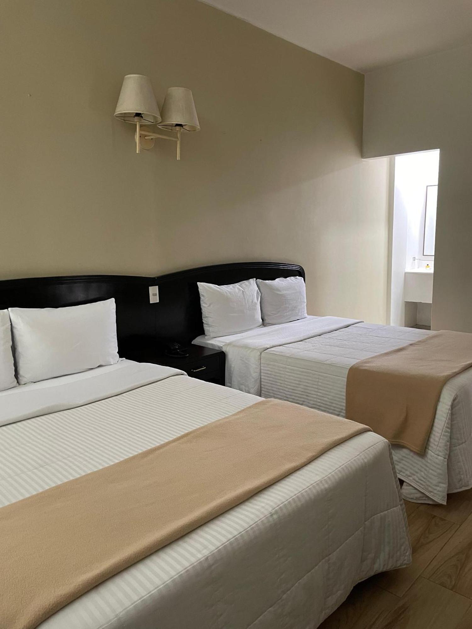 Hotel Plaza Del Arco Express Monterrey Dış mekan fotoğraf