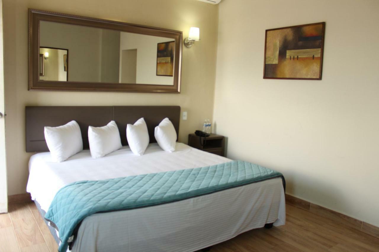 Hotel Plaza Del Arco Express Monterrey Dış mekan fotoğraf